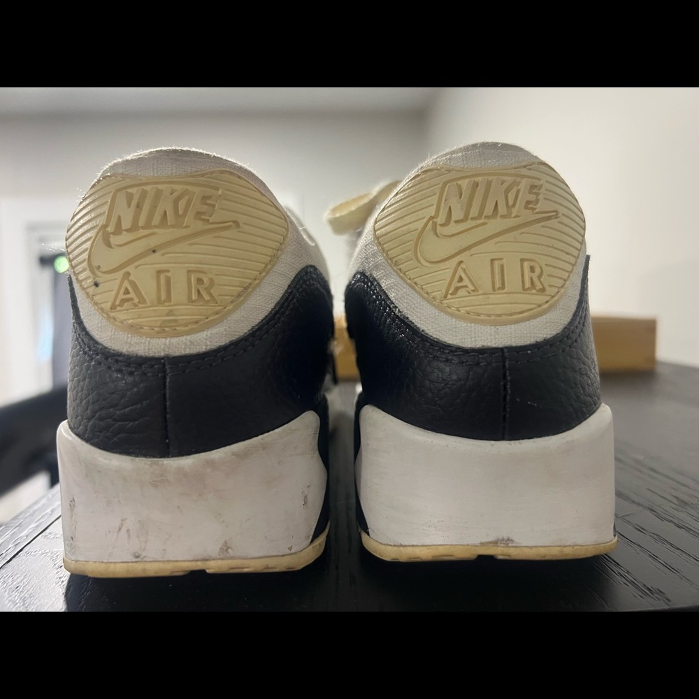 Nike air max shoes they are just a bit dirty but they can be easily cleaned up.